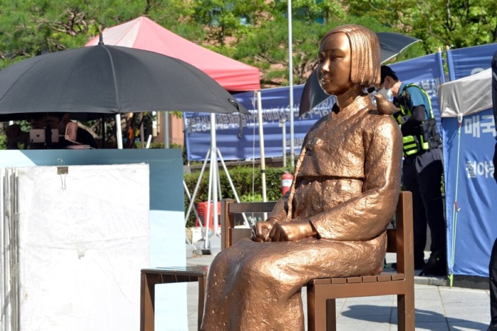 NZの慰安婦像 韓国系の要求はねのけた | JAPAN Forward cw statue in seoul by Kenji Yoshida rs