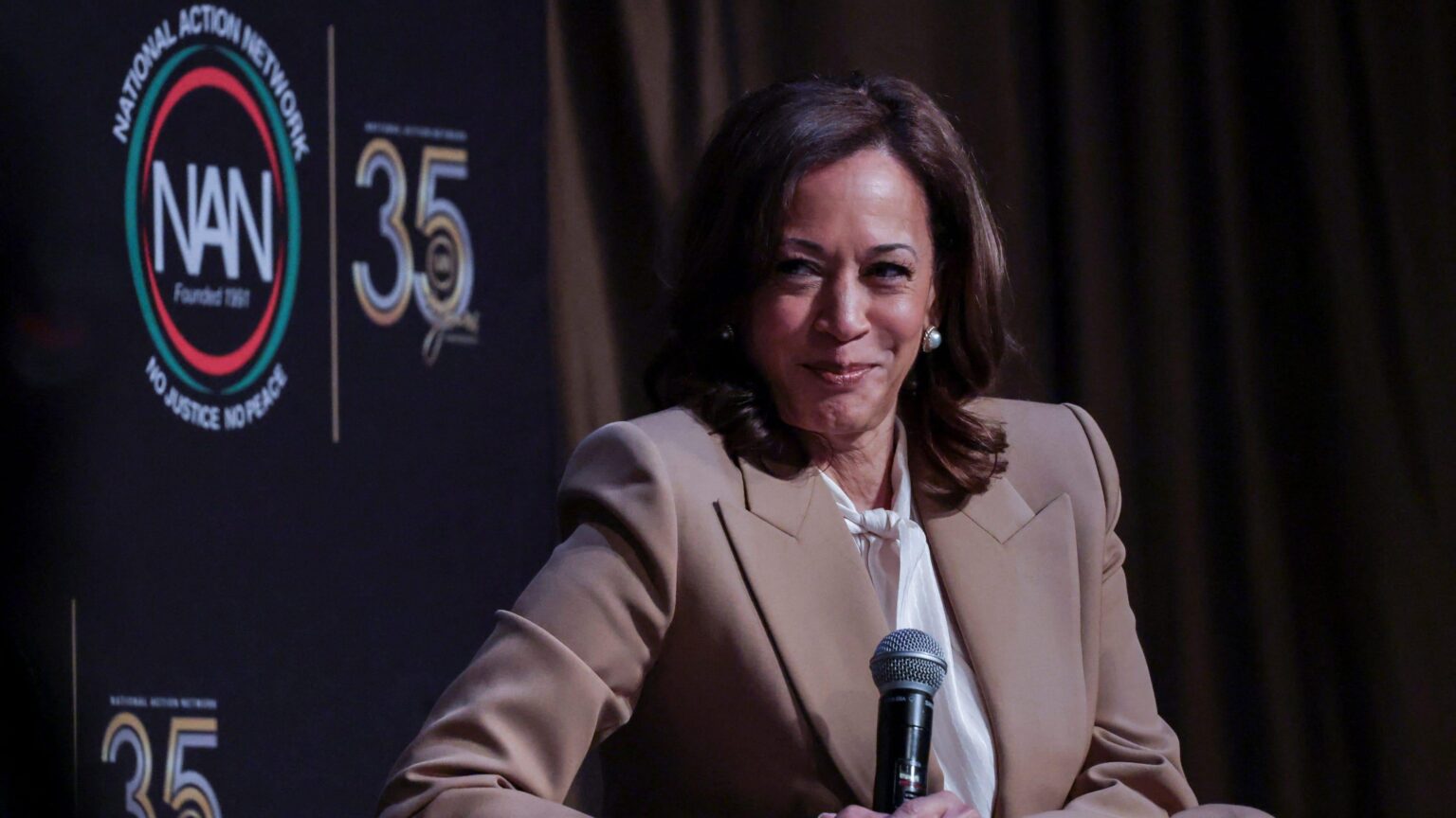 私は 2024 年にハリス氏に投票しました。彼女は 2028 年に立候補すべきではありません。意見