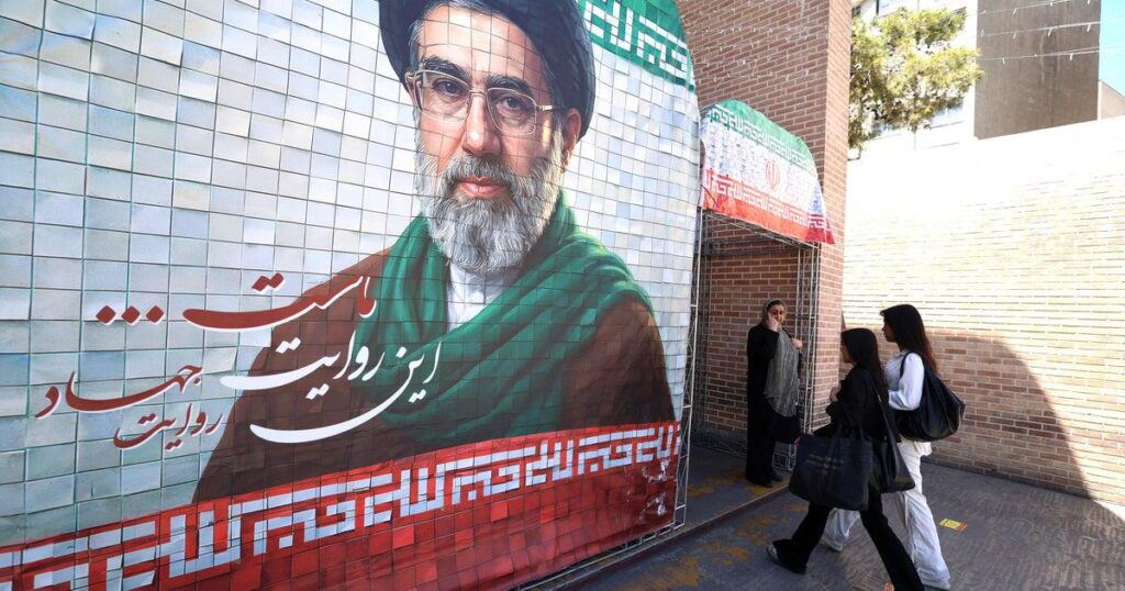 イラン最高指導者が非公開の場所に監禁されていると米情報機関が発表