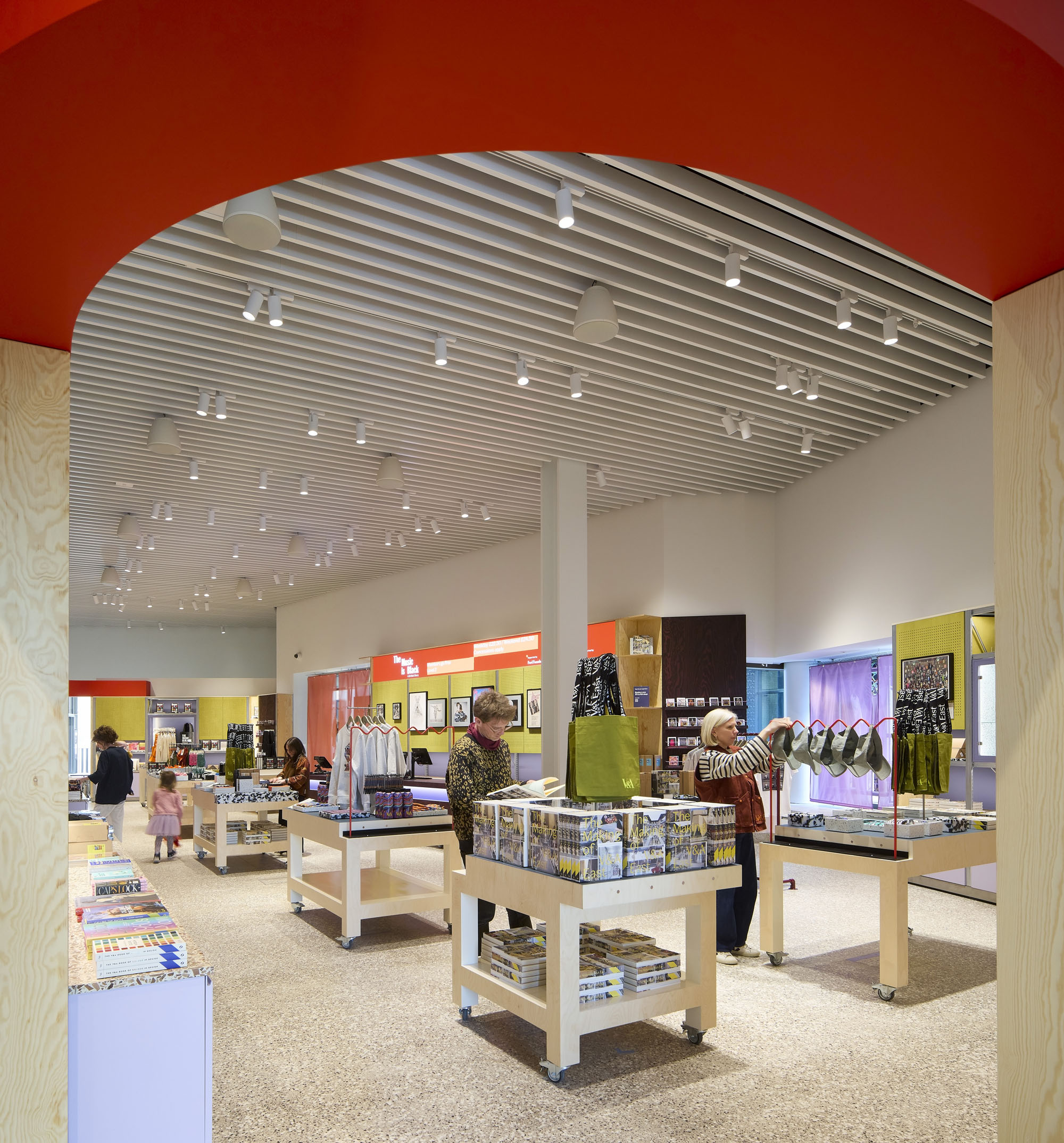 〈V&Aイースト・ミュージアム（V&A East Museum）〉O'Donnell + Tuomey
