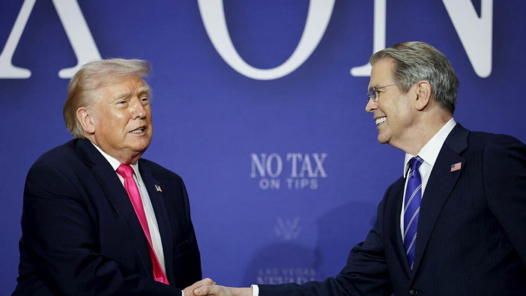 強盗に遭っています。トランプ氏による。白昼堂々。