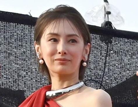 「北川景子様に震えた」凄いドレスで映画祭に現れ衝撃走る 女優の本気キタ！北川景子しか着れないやつだ「神々しい」「ママに見えない」と反響 - デイリースポーツ