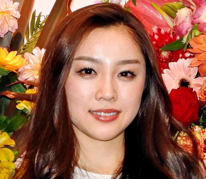 社長と結婚→４億円豪邸建設の元ＳＫＥ２９歳 第３子妊娠でＧＷは「お家とセカンドハウス」でゆっくり ヴィトンのトランクで遊ぶ息子ｗ - デイリースポーツ