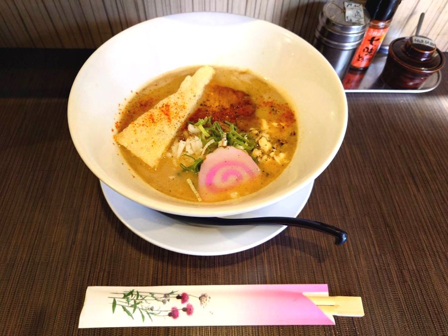 【京橋】鯛出汁が主役のラーメン。愛媛の恵みが詰まったやさしい一杯「麺処 愛媛ん軒」 | TRILL【トリル】