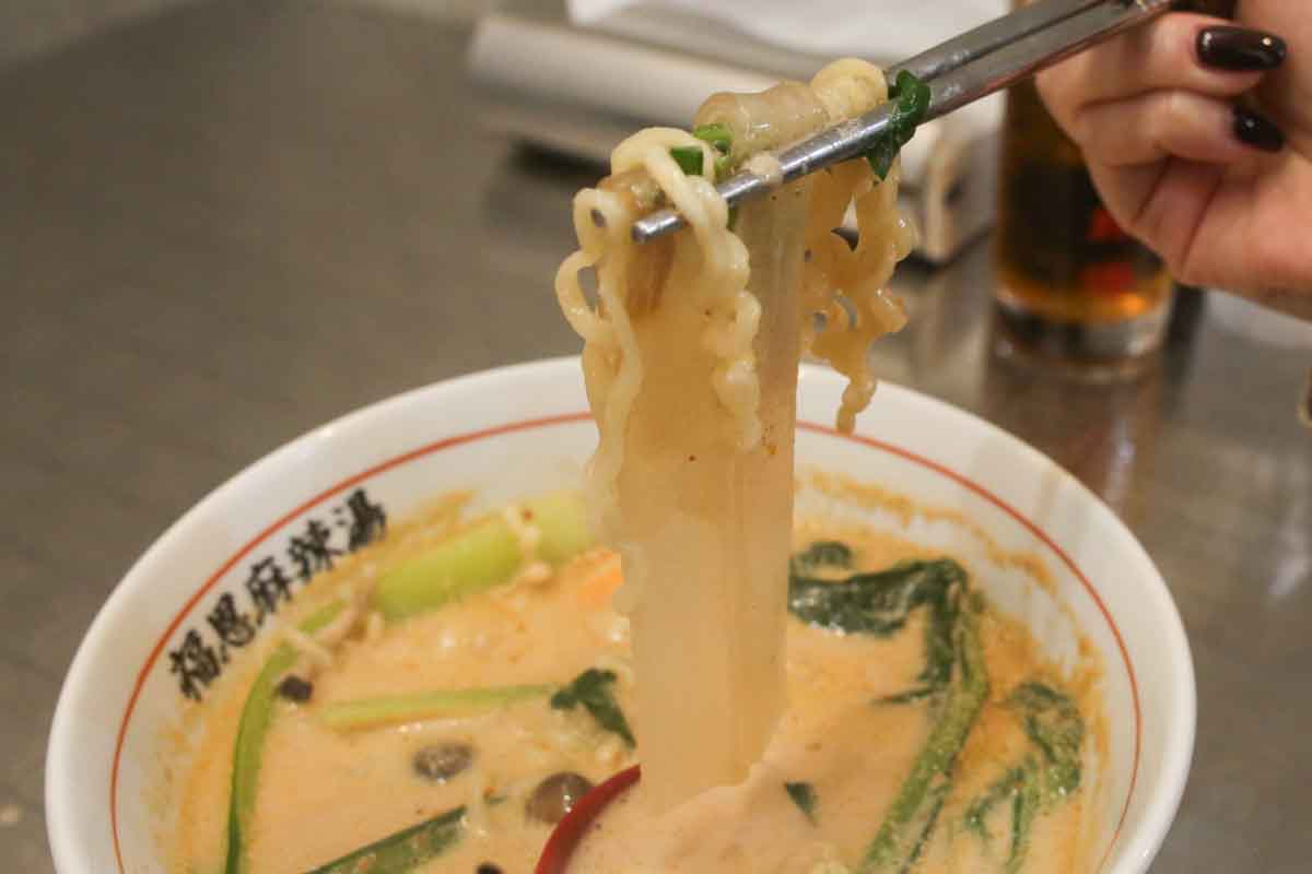 行列店が沖縄初上陸!組み合わせは無限大!「福恩麻辣湯(フーエンマーラータン)美栄橋駅前店」で味わう中毒性抜群の自分流カスタマイズ麻辣湯(那覇市)