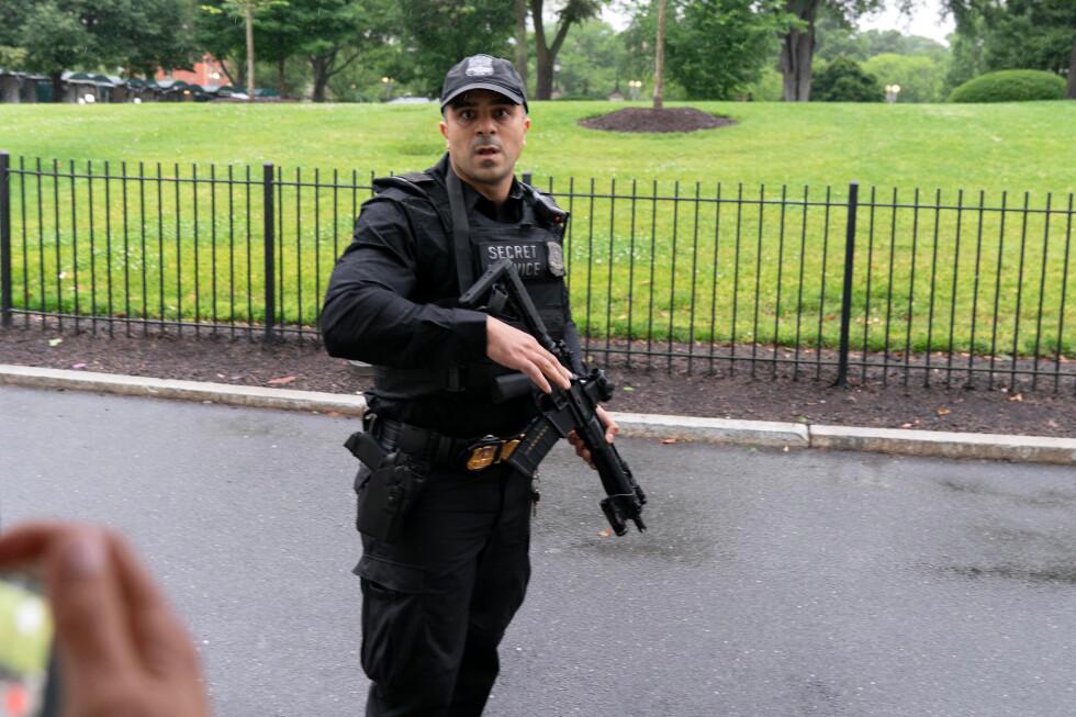 武器を持ってホワイトハウスの検問所に近づいた容疑者が死亡、シークレットサービスが発表