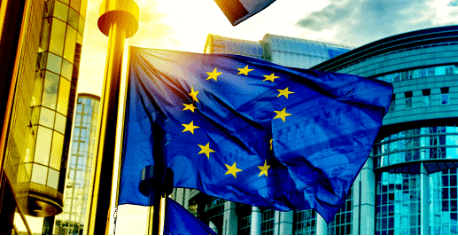 EUは、ヨーロッパ全土に親クレムリンの言説を広めたとして非難されるメディア関係者を含む、ロシアのハイブリッド作戦と偽情報キャンペーンに関与した個人に対する新たな制裁を導入した。この措置は外国の干渉に対抗し、民主主義制度を保護することを目的としている。