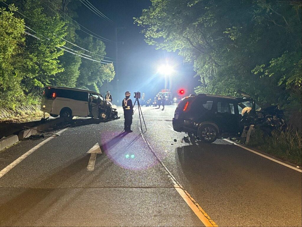 男性（25）と男子児童（8）が死亡 国道490号で乗用車どうしが衝突 山口・美祢