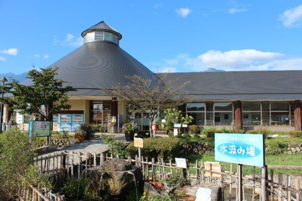 【車中泊】山梨の神コスパRVパーク3選。2,000円台で設備充実の快適スポット|JAF Mate Online 【車中泊】山梨の神コスパRVパーク3選。2,000円台で設備充実の快適スポット|JAF Mate Online