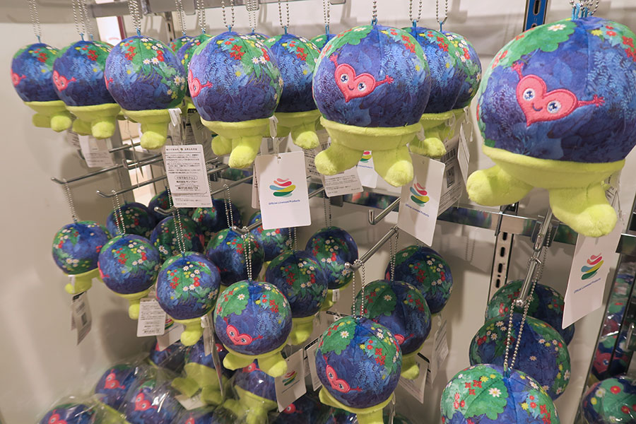 EXPO2027オフィシャルストア あべのハルカス店「トゥンクトゥンク マスコット」（2750円／Lmaga.jp撮影）