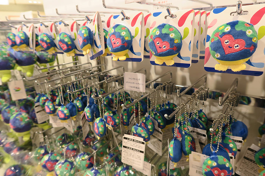 EXPO2027オフィシャルストア あべのハルカス店「トゥンクトゥンク ぬいバッジ」（1760円／Lmaga.jp撮影）