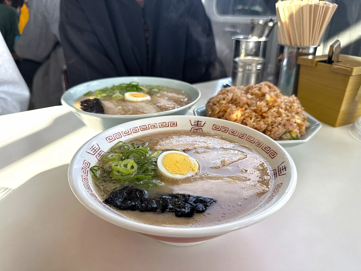 「ひろせ食堂」のラーメンと焼めし