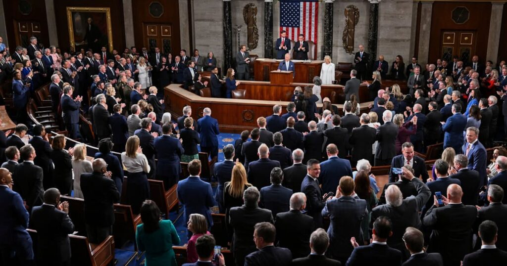 英国王の米演説、ユーモアで覆った政治的メッセージ 党派超え称賛 - 日本経済新聞