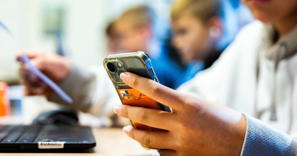 ハイテク企業が数百万人のオランダ人からのデータを取引：プライバシー保護団体が大規模な請求を開始