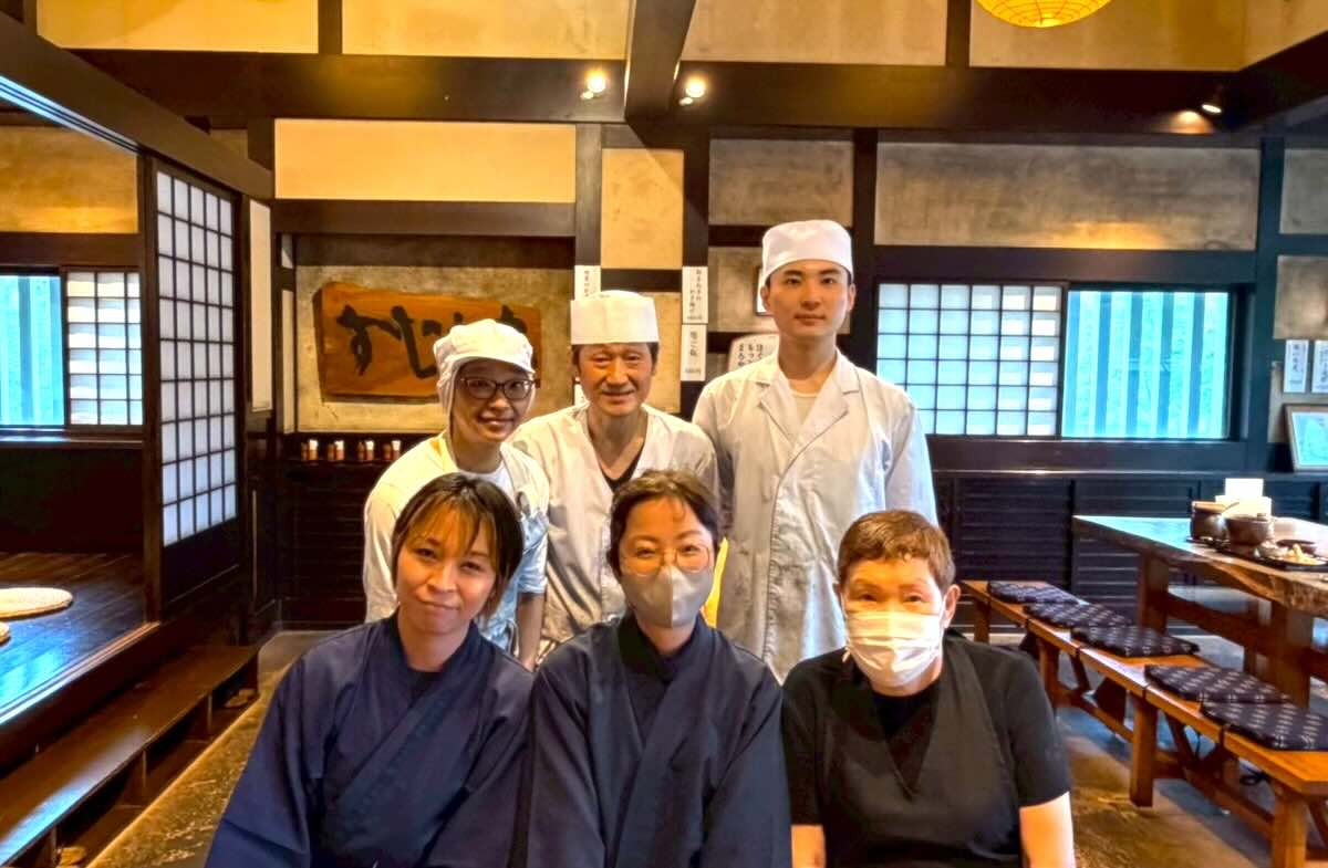 別格のうどんに魅了される♪西宮『すじかま』の濃いだしが際立つ一杯 [画像]