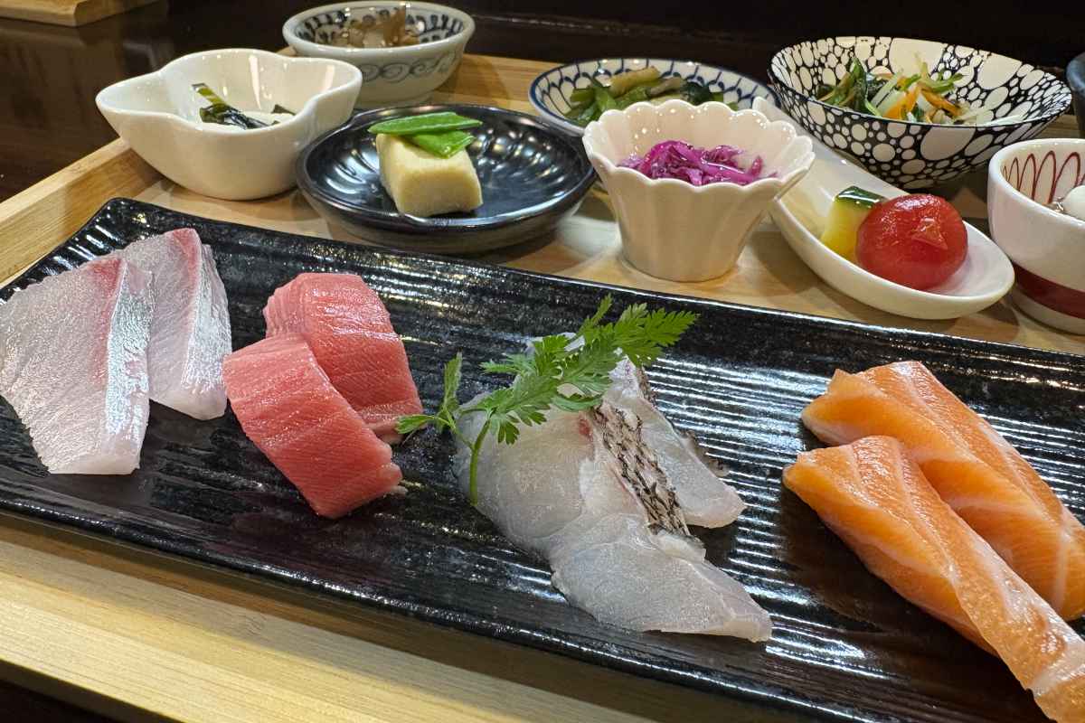 この日の4種はカンパチ、本マグロ、明石鯛、サーモン