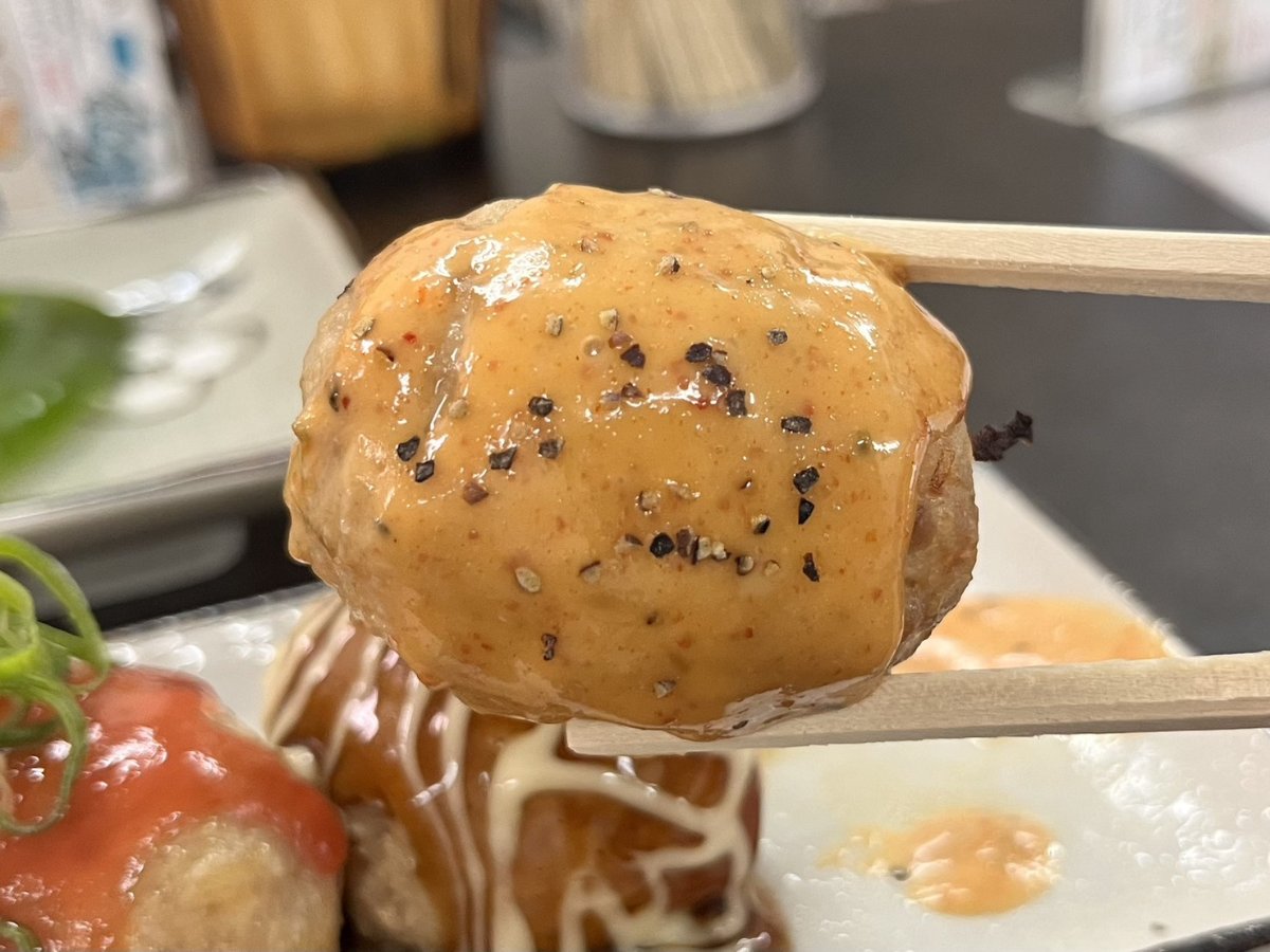 神戸・春日野道駅すぐ『スタンド チタタプ』名物つくね×お得な昼飲みセット [画像]