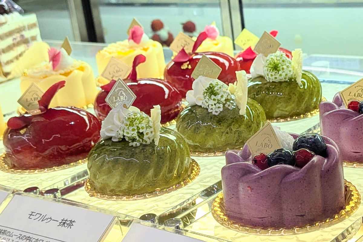 宝石のような美しいムースを完成させるために、何度も試作を重ねたそうです