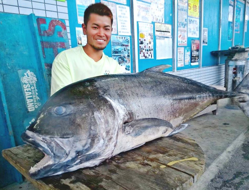 30キロ級ガーラを連発する達人　潮・釣り場・時間帯・餌…釣果のこつ聞いた | 沖縄の釣り情報 有釣天 | 沖縄タイムス＋プラス
