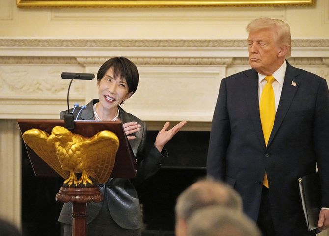 「米国産石油」の輸入拡大は可能なのか（ホワイトハウスで行われた夕食会であいさつする高市首相。右はトランプ米大統領、2026年3月）