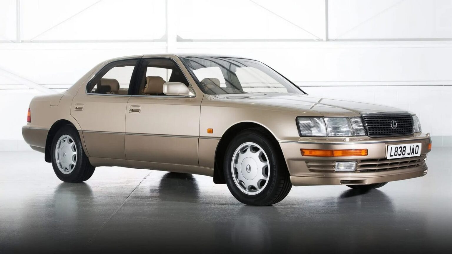【予算20万円から】ドイツ車以外で選ぶ！ 個性豊かな輸入・ラグジュアリー中古車おすすめ15選 | トップギア・ジャパン Top Gear JAPAN