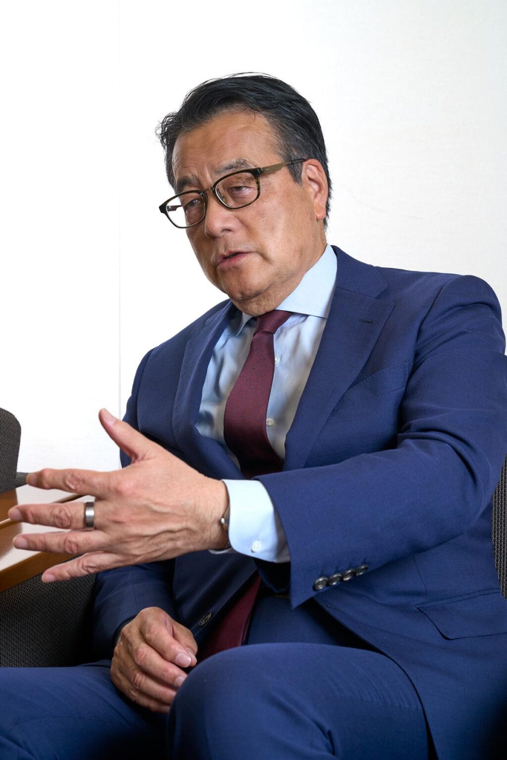 「秘書を減らし、グリーン車もやめた」中道重鎮・岡田克也の“落選後”の現実。政治資金4500万円が消えて…（SPA!）