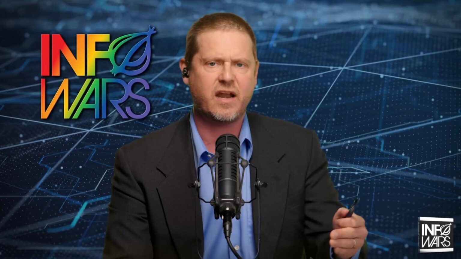 ティム・ハイデッカーがオニオンの InfoWars の司会者としてデビュー、見捨てられた者の血を飲むをご覧ください