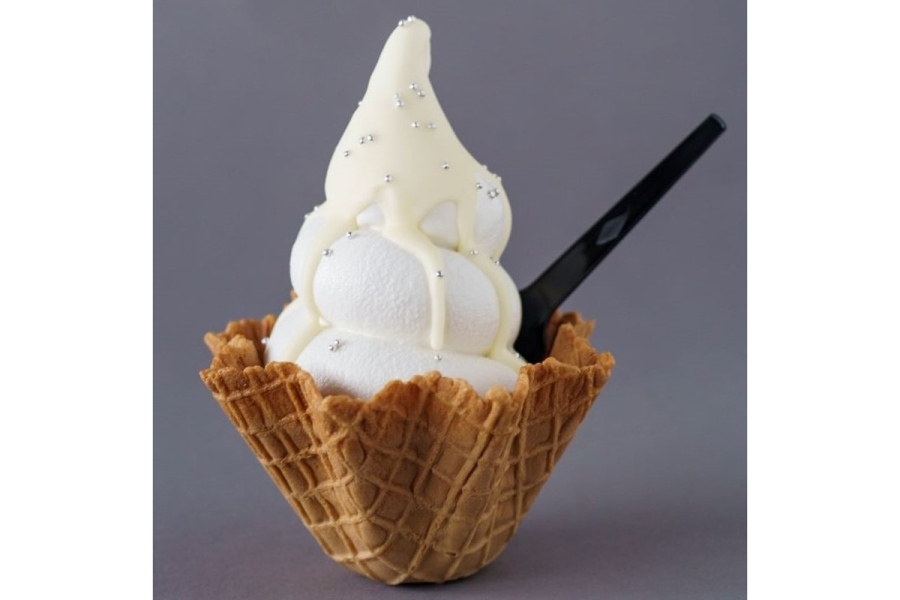 「MORIHICO.」の北大ソフトクリーム同好会コラボ商品 かまくらソフト（1000円、各日限定50個）は「神戸阪急」限定