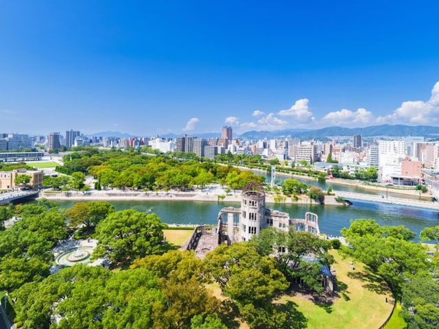 春に行きたいと思う「広島県の旅行先」ランキング！ 2位「平和記念公園」を抑えた1位は？【2026年調査】