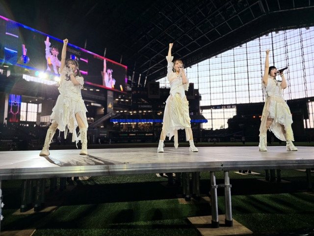 ClariS、エスコンフィールドHOKKAIDOにて開催された、北海道日本ハムファイターズ《FIGHTERS ENTERTAINMENT WEEKEND》に登場