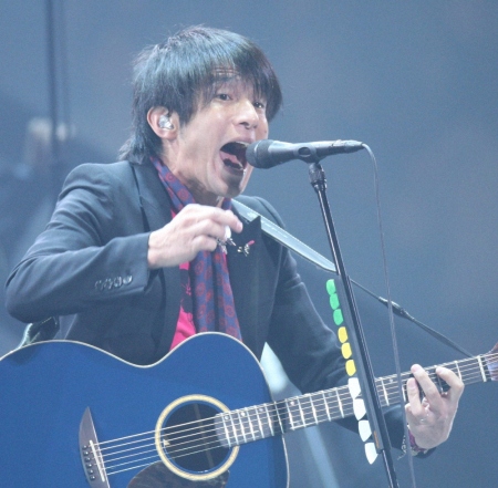 ミスチル　大阪公演を途中で中止　桜井和寿の体調不良で継続困難と判断　31日公演も中止「深くお詫び」