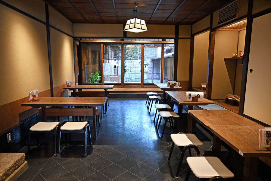 改修後の現在の甘味処