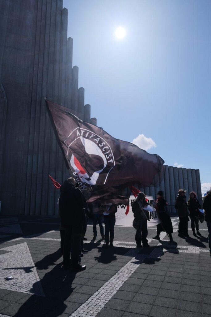 急進的な 2026 年 5 月 1 日