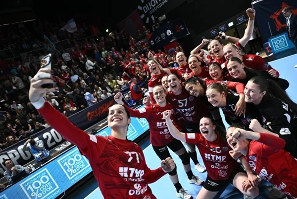 写真2025/26 EHF(欧州ハンドボール連盟)女子ハンドボールヨーロピアンリーグ決勝に進出したチューリンガー選手たち、写真出典=欧州ハンドボール連盟