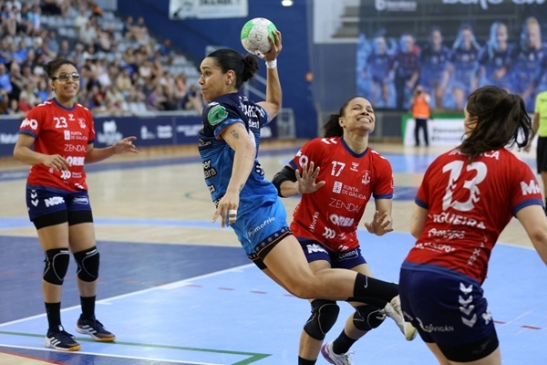 写真2025/26スペイン女子ハンドボールリーグのベラ&middot;ベラとポリニョの試合の様子、写真出典=ベラ&middot;ベラ