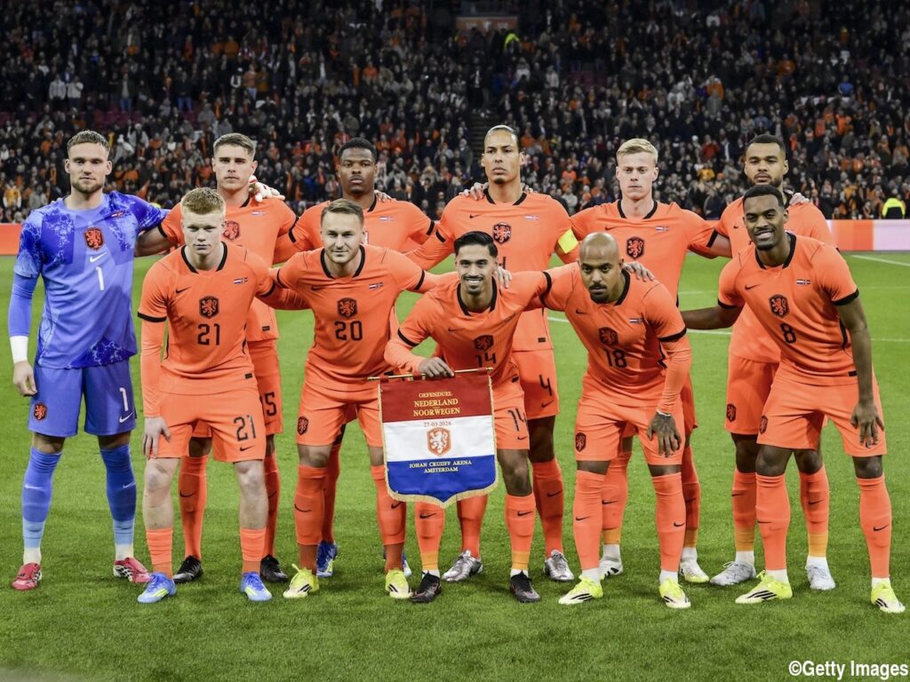 初戦で日本代表と激突…オランダ代表がW杯メンバー26名を発表! 主将ファン・ダイクやメンフィスら選出 – gekisaka.jp 初戦で日本代表と激突…オランダ代表がW杯メンバー26名を発表! 主将ファン・ダイクやメンフィスら選出 - gekisaka.jp
