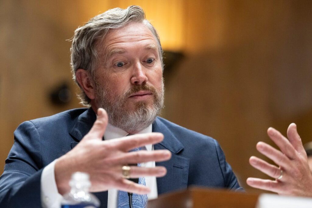 トランプ・エプスタイン氏、大統領の復讐運動が進む中、評論家トーマス・マッシー氏が共和党予備選で敗退したと告発