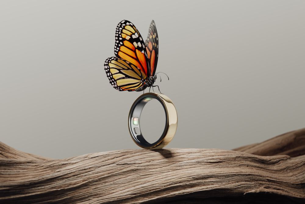 蝶がとまったOura Ring 5