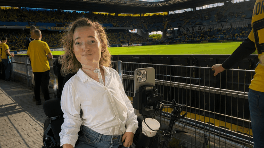 命の危険を感じた女性 – ブレンビーファンがダービー中に人工呼吸器のホースを取り外した