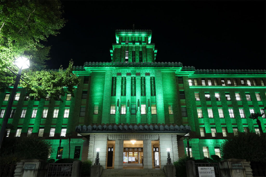 神奈川県庁がダイナボアーズカラーの緑にライトアップ　ラグビーリーグワン最終戦に合わせ1夜限りの点灯