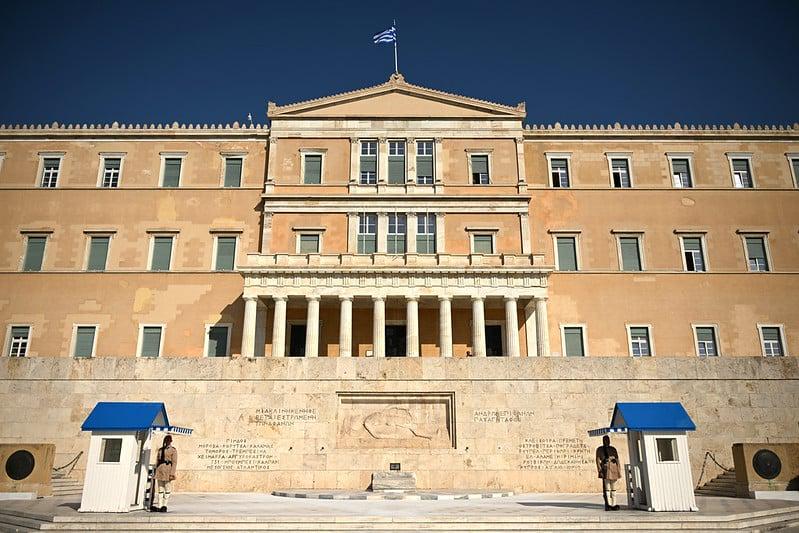 ギリシャ、500ユーロを超える現金支払いを禁止へ