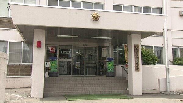 “乱横断”の事故か？夜の国道で横断歩道のない道路を渡っていた高齢男性に高齢男性運転の軽自動車が衝突_頭部から出血し一時意識不明になり病院搬送〈北海道札幌市〉