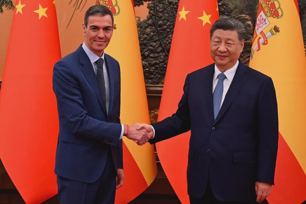 CIS調査によると、スペイン人の半数は米国の政策を踏まえて中国との関係強化を求めている