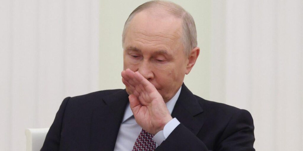ロシアの債務不履行が急増し、債券市場の4分の1が危機に瀕している一方、プーチン大統領は経済ではなく戦争に執着して地下壕に隠れている