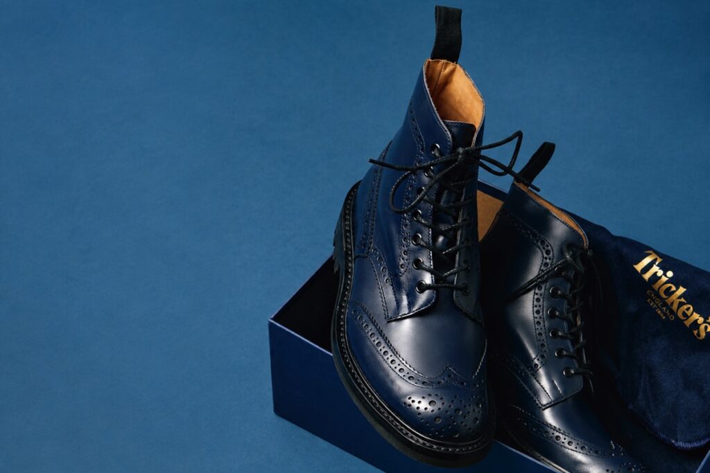 【Tricker’s × 2nd】英国の伝統が息づくカントリーブーツをネイビーで別注！ | Dig-it [ディグ・イット]