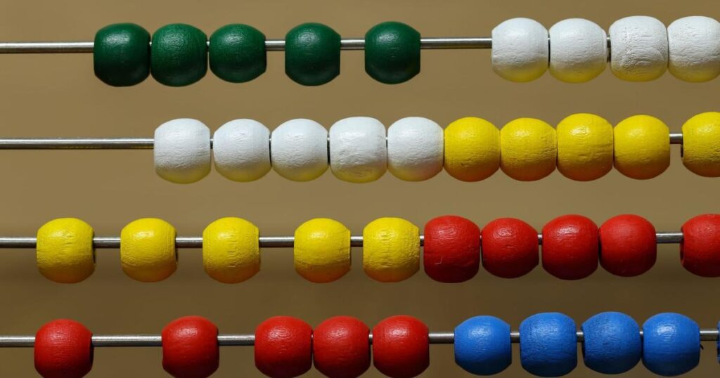 生徒の 9 人に 1 人がデンマーク語と数学の両方に合格せずに小学校を卒業しています