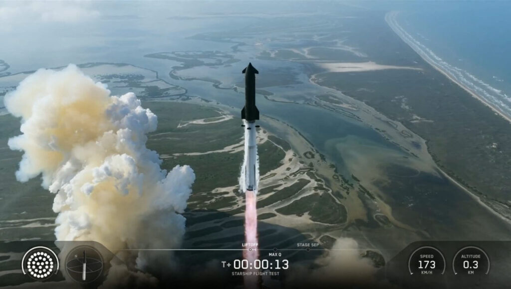 スペースXが「スターシップ」第12回飛行試験を実施 第3世代が初飛行でインド洋に着水成功 アメリカ・テキサス州の「Starbase(スターベース)」から第12回飛行試験のために打ち上げられたSpaceXの新型ロケット「Starship(スターシップ)」。SpaceXのライブ配信から(Credit: SpaceX)