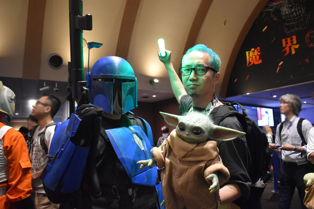 大阪で『スター・ウォーズ』最新作の最速上映イベント、熱狂的ファンが集結 | Lmaga.jp