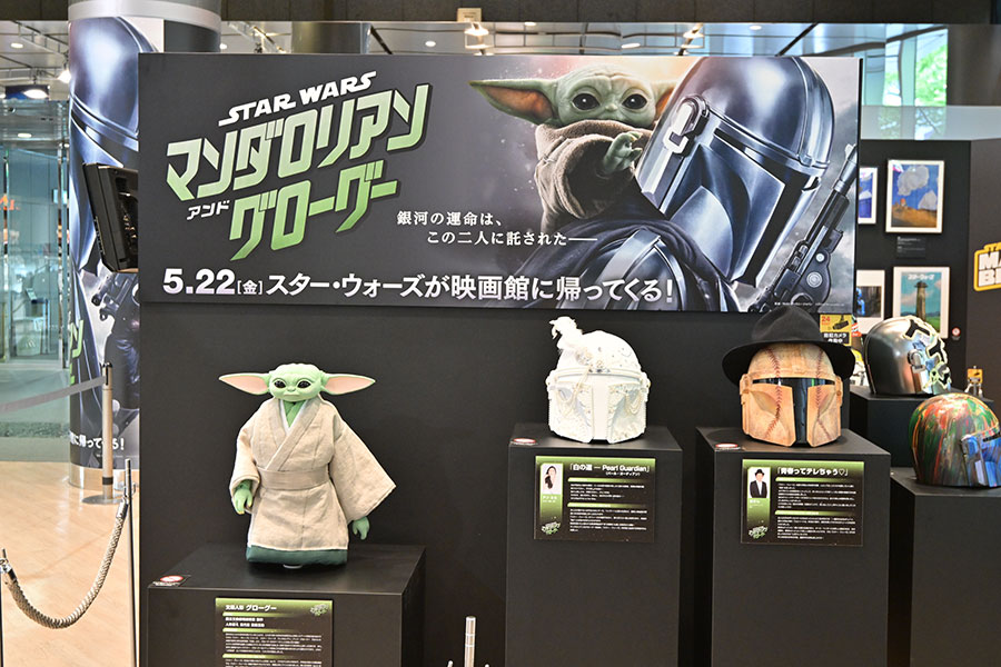 文楽人形、アン ミカ（中央）・恋さん（右）の作品