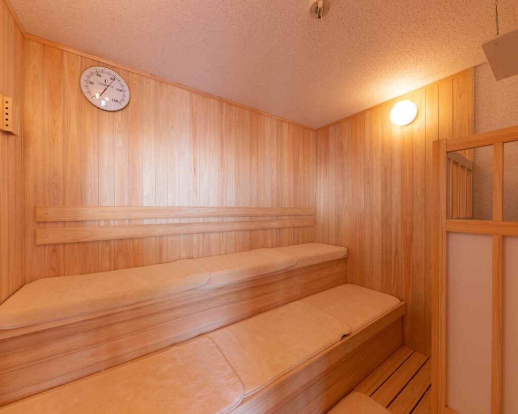 「かんぽの宿」→「亀の井ホテル」からリブマックスへ。香川・観音寺の温泉施設が2026年6月リニューアルオープン!サウナ強化で「体験型リゾート」に進化 | かがわ経済ニュース|経レポオンライン 「かんぽの宿」→「亀の井ホテル」からリブマックスへ。香川・観音寺の温泉施設が2026年6月リニューアルオープン!サウナ強化で「体験型リゾート」に進化 | かがわ経済ニュース|経レポオンライン